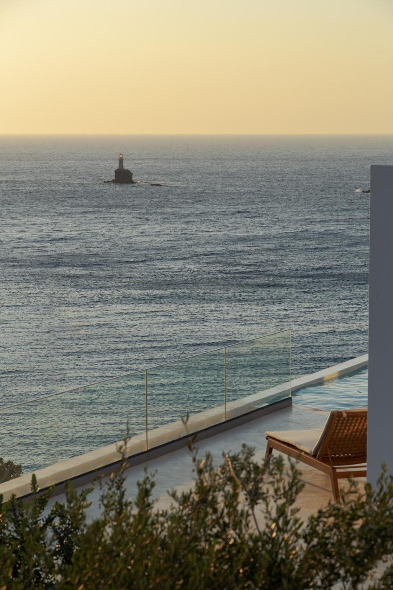 Golden Vista, Beachfront Suites By Explore Andros 外观 照片